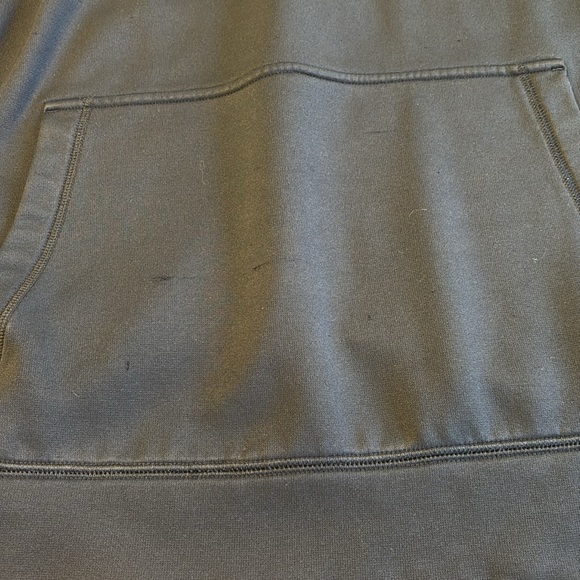 Men’s Under Armour sweatshirt. - Picture 5 of 8